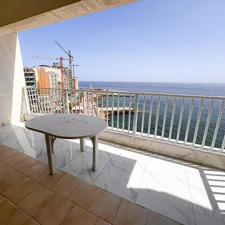 Apartment Elegant Oceanfront With Coastal Charm S11
