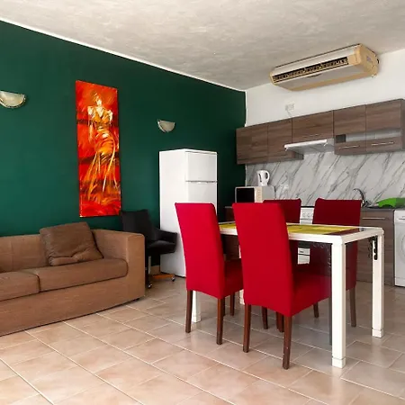 Apartment Elegant Oceanfront With Coastal Charm S11
