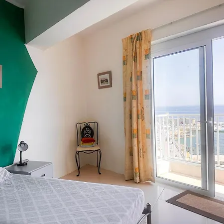 Elegant Oceanfront With Coastal Charm S11 Lägenhet Sliema